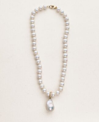 18kt gold, diamond baroque pearl clip,  freshwaterpearl necklace